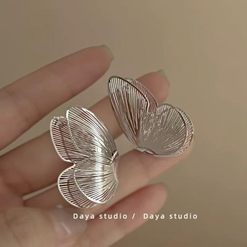 Retro Butterfly Earrings Light Luxury Temperament Design Sense Niche Personality Versatile Simple Earrings