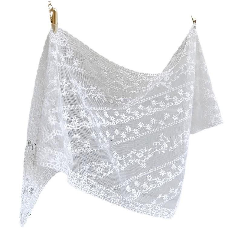 Triangle Lace Scarf Lightweight Sheer Floral Pattern Delicate Design Soft Fabric Versatile Use for Various Occasions and Styling Options One Size белый