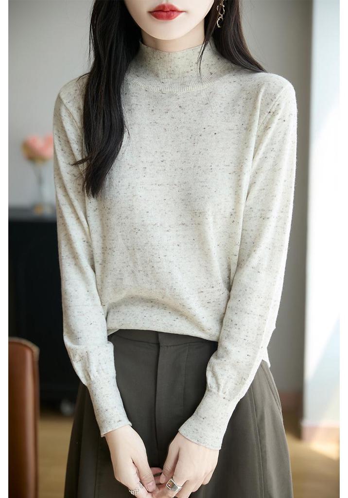 High-Neck Women's Slim-Fit Sweater: Soft, Comfortable, and Versatile for Autumn and Winter