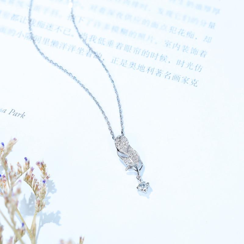 Lightweight White Feather Necklace Small Feather Collarbone Chain