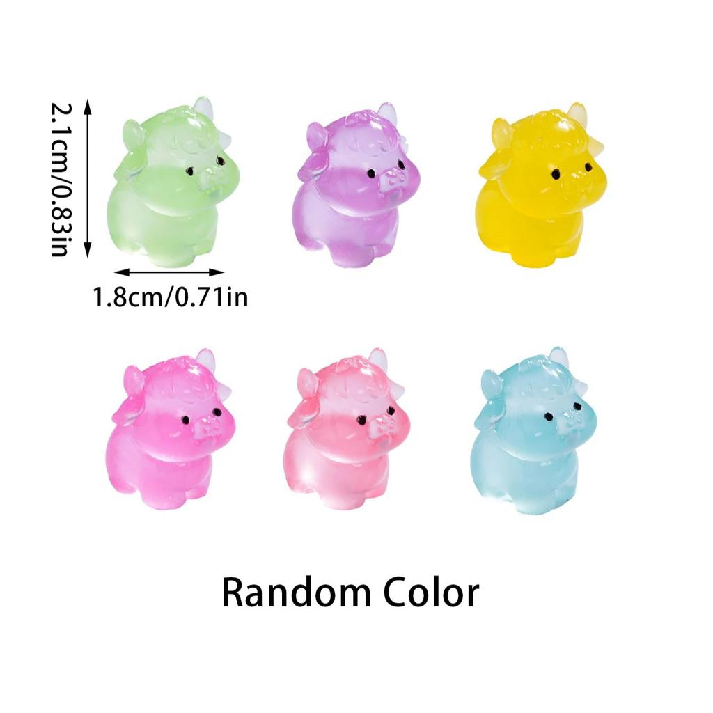 10 / 20PCS Glow In The Dark Cow Figurines Luminous Mini Resin Christmas Decor Ideal For Xmas Tree Fairy Garden Holiday Present