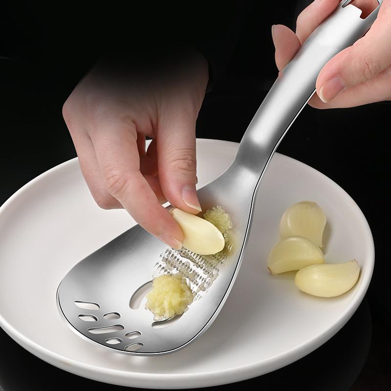 Multifunktionell Köksredskap i Rostfritt Stål För Matlagning Vitlök Ingefära Grönsaksrivare Malare Sked Köksredskap