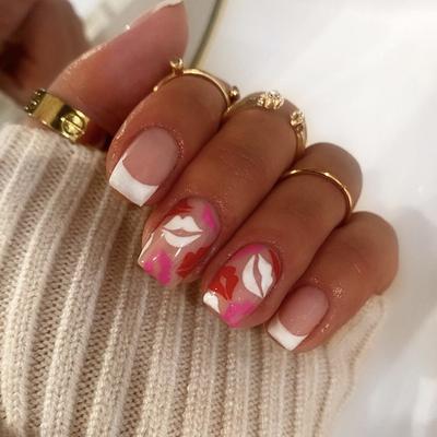 24pz Unghie Finte Sbiancante Manicure Francese Autunno Inverno Labbra Rosa Unghie da Indossare Amante delle Unghie Semplice Traslucido Manicure Retrò Unghie Finte