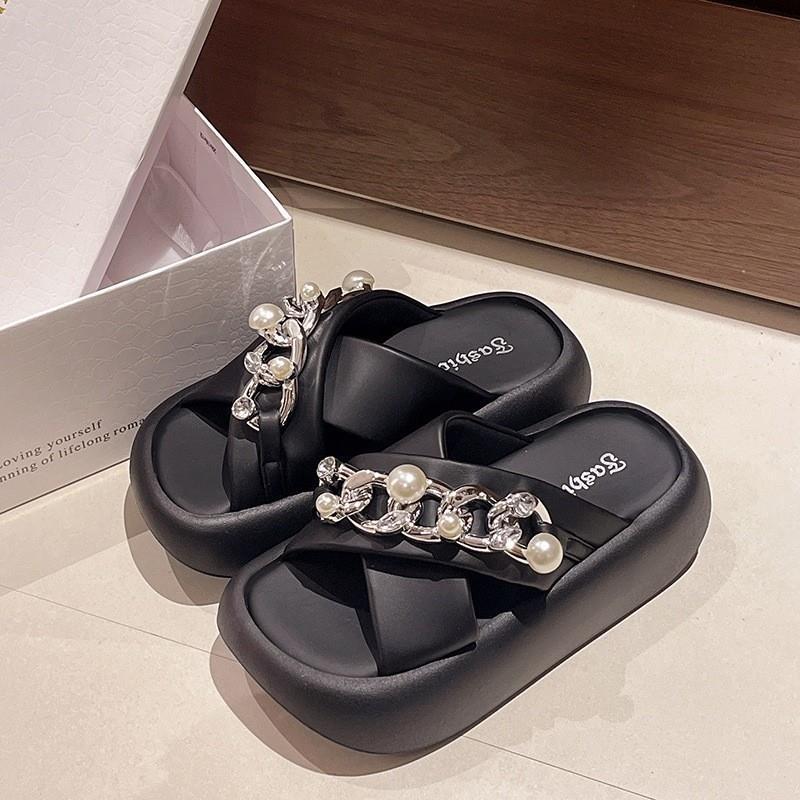 Thick-soled cool slippers women's new summer outer wear fashion high-end sense beautiful temperament going out beach shoes