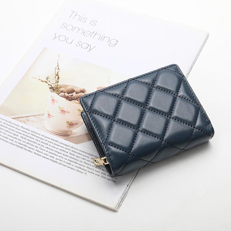 Womens Sheepskin Short Small Wallet New Fashion Studded Flower Pattern Contrast Color Coin Purse Real Leather Multi-functional Zero Wallet