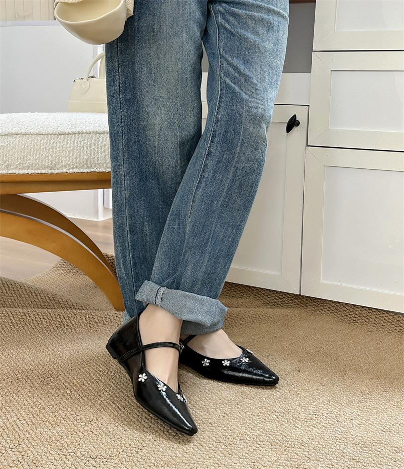 Inner Height Increase French Rhinestone Word Belt Mary Jane Shoes Women's 2025 Summer New Shallow Single Shoes Flat Shoes Small Leather Shoes