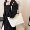 Trendy Lightweight Shoulder Bag For Women Chic Design Ideal For School Or Commute
