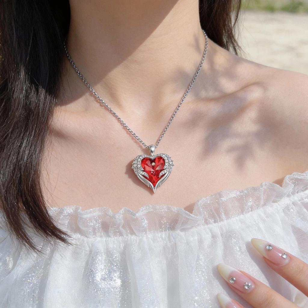 Elegant Rose Jewelry Gift Box: Red Ocean Heart Necklace with Diamond Accent, Stylish Women's Pendant.