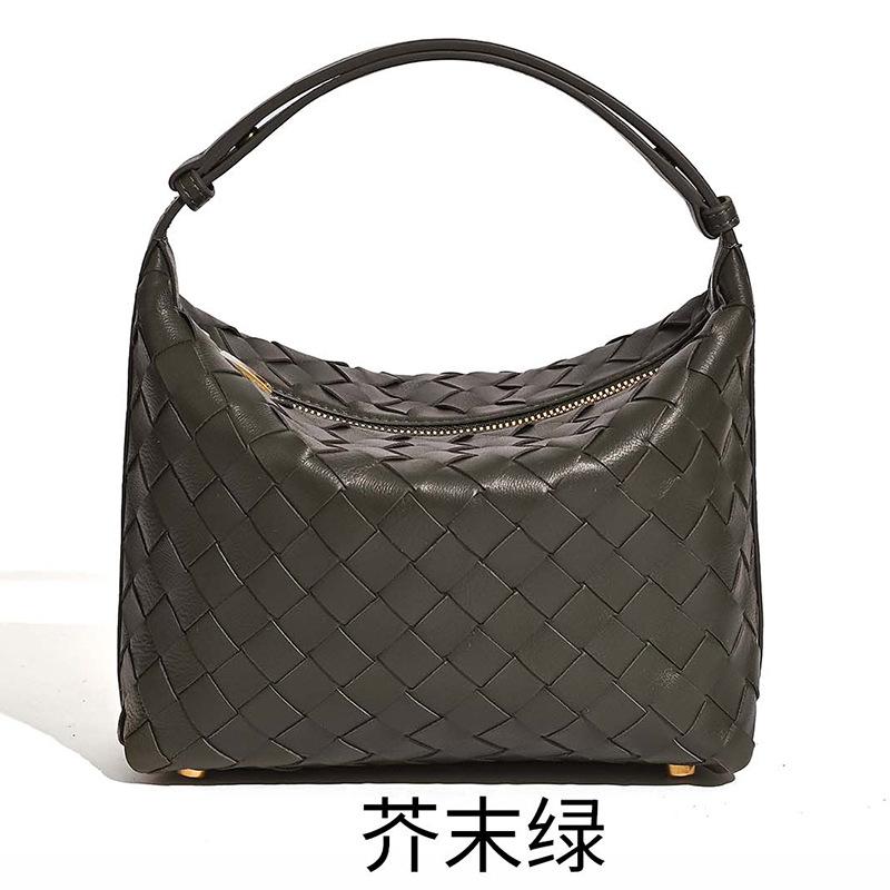New woven shoulder handbag, lambskin lunch box bag, fashionable and high-end underarm bag, messenger bag.