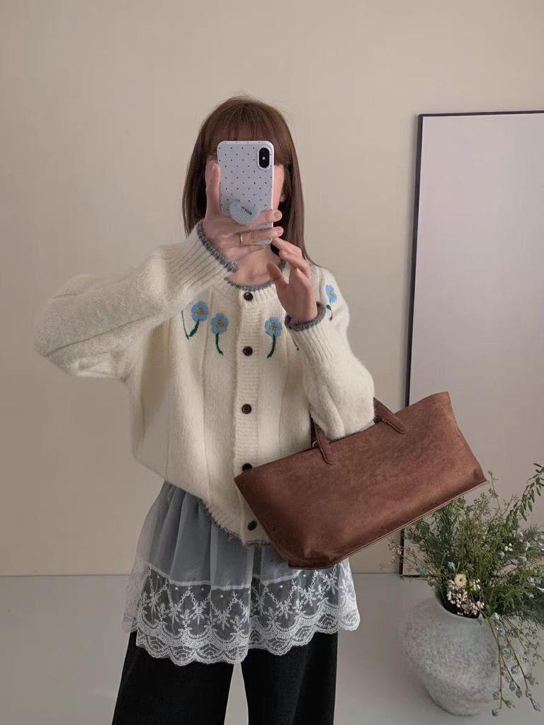 Women's Floral Embroidered Round-Neck Sweater Cardigan - Autumn 2025 Collection