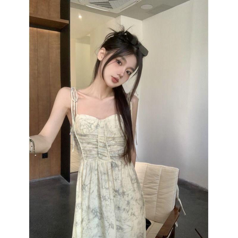 New Chinese Ink Painting Floral Suspender Dress for Women's Summer New Pleated Waist Temperament Beach Vacation Dress