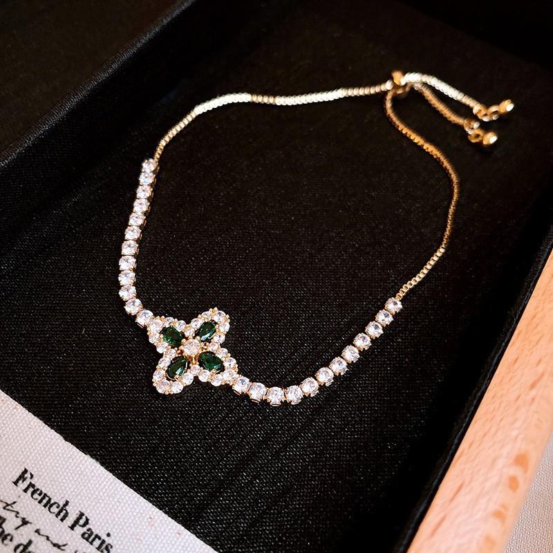 Zircon Round Geometric Flower Bracelet Vintage Style Bracelet Light Luxury High-End Hand Jewelry For Women