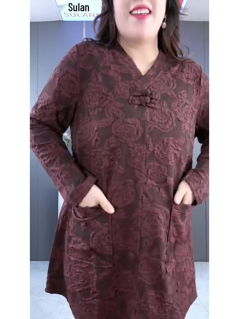 Plus Size Jacquard Frog Button T-shirt - Autumn/Winter Chinese Style for Middle-Aged Women