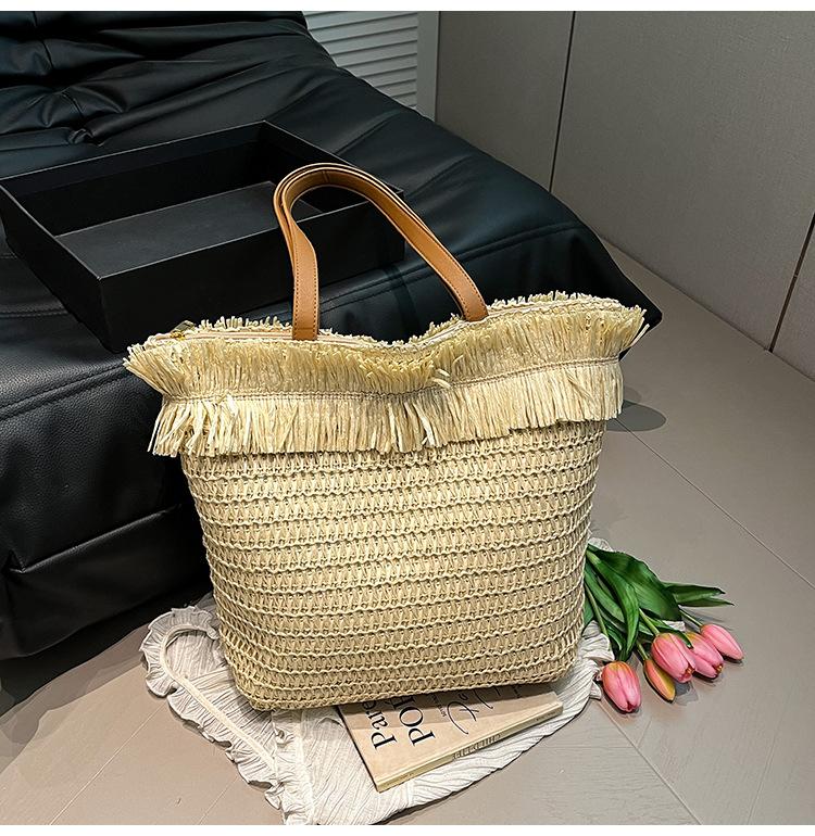 Frühling und Sommer Retro gewebte Tragetasche neue Stroh-Handtasche Umhängetasche große Kapazität Strandtasche