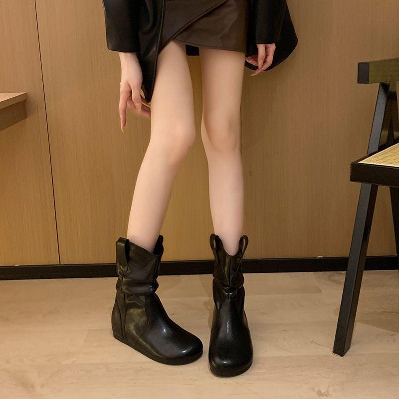 Wasteland wind retro pleated V-mouth western cowboy boots women's 2025 new versatile and thin flat-bottomed fashionable stacking boots