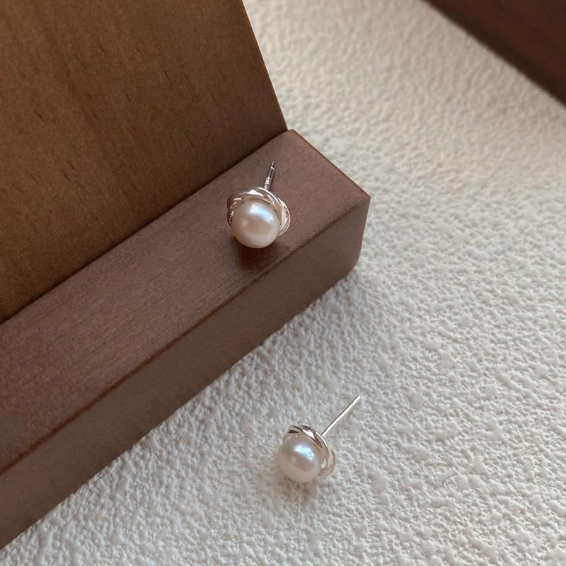 S999 Sterling Silver Freshwater Pearl Stud Earrings for Women: Elegant Screw Back Design