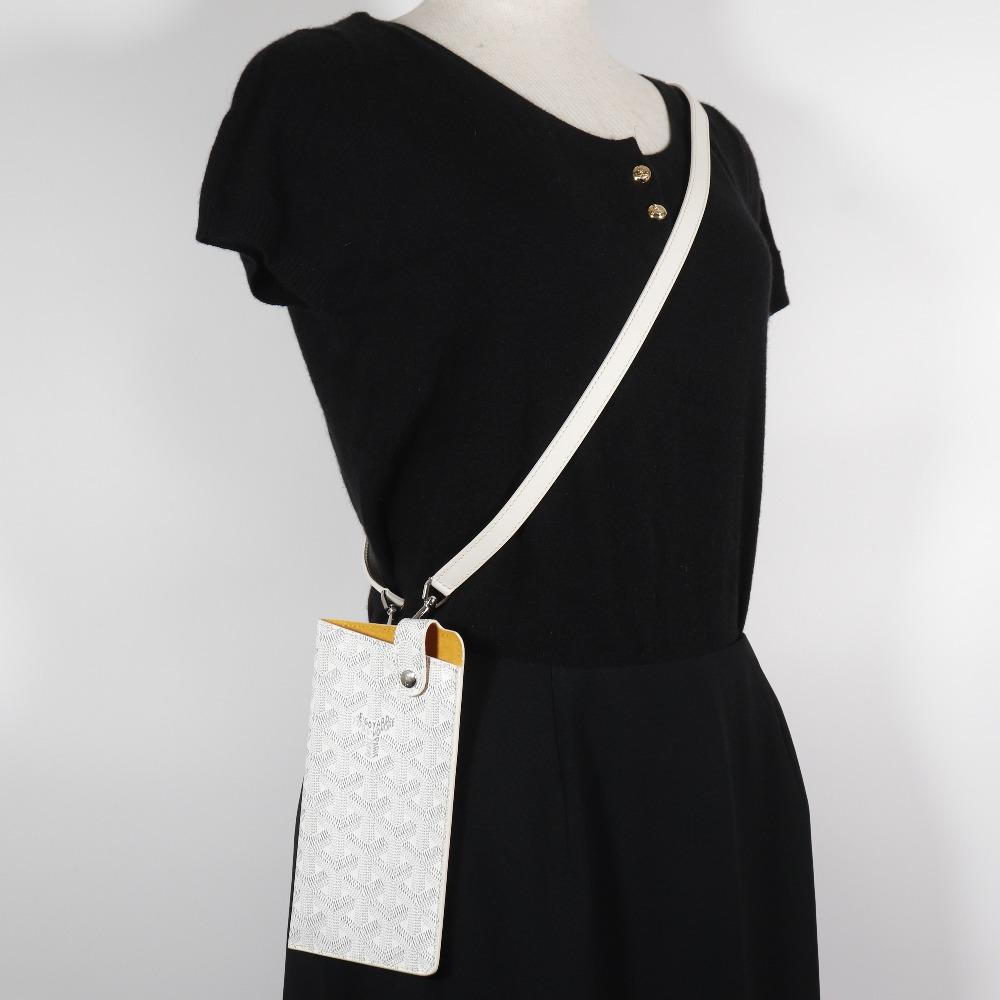 GOYARD Montmartre GM Smartphone case MONTMAGMLTY01CL03P Eyewear case White PVC/leather unisex Used