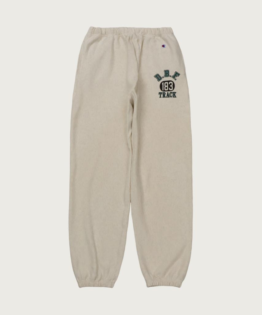 CHAMPION Reverse Weave Regular Fit Graphic Sweatpants Oatmeal