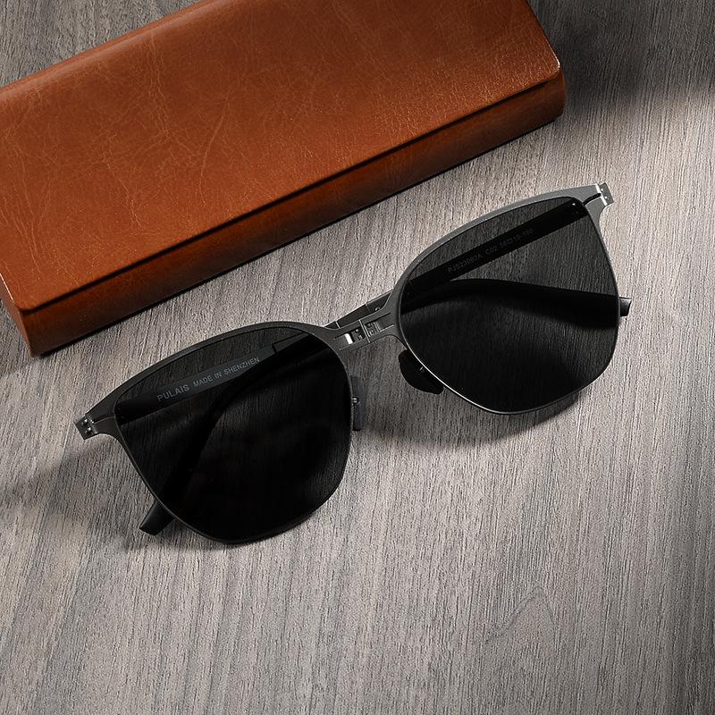 

2024 Trendy Women s High-End Metal Folding Sunglasses - Influencer Style, UV Protection