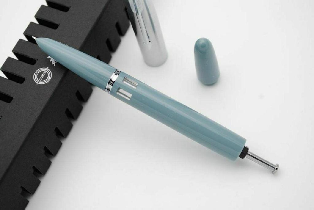Lake Blue 601 Steel Push Cap Vacuum Fountain Pen F Nib with Ink Window Accessories 0.5MM