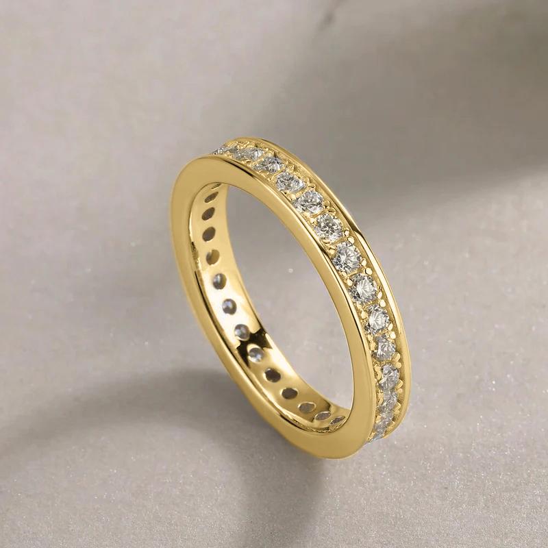 Bagues brillantes tendance avec une rangée unique de zircones cubiques pour femmes Bijoux de fête lumineux Accessoires de doigt simples et élégants