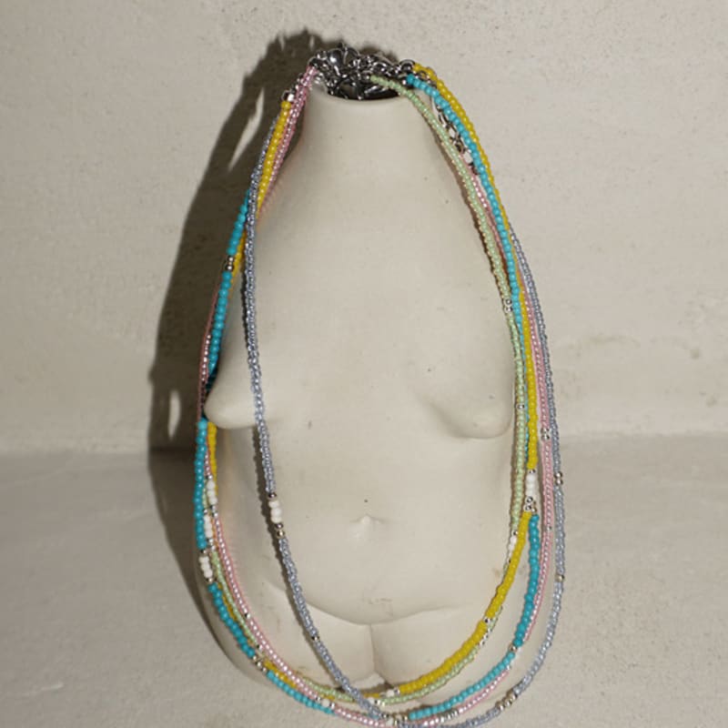 OURPIERRE LOVE SKINNY BEADS halsband HIMMELBLÅ (M)