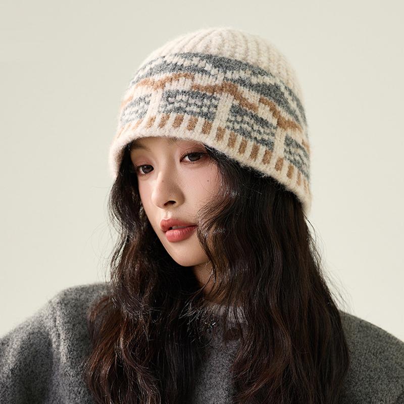 

Vintage Jacquard Knitted Hat Women Warm Fisherman Hat Ear Protection Cap бежевый