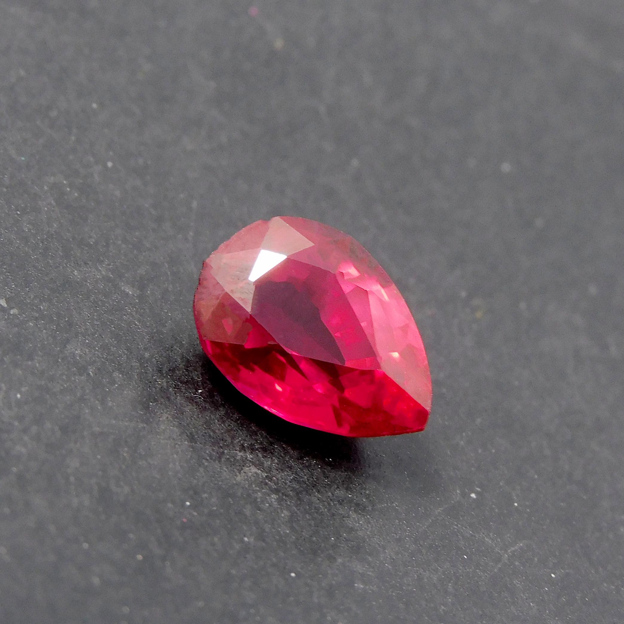 

Pear Cut 4.65 Carat Natural Red Ruby CERTIFIED Beautiful Loose Gemstone P-4764-Ra 11.5 mm approx червоний