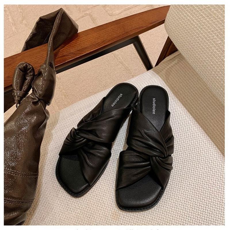 Soft~ Huge Comfortable Soft Skin Pleated Kink Versatile Square Head Cloud Half Slippers