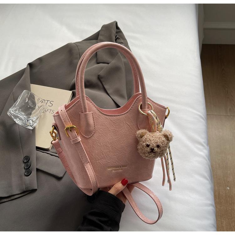 Versatile Premium 2025 Crossbody Bag Summer New Portable Bucket Bag Niche Design Retro Commuter Shoulder Bag