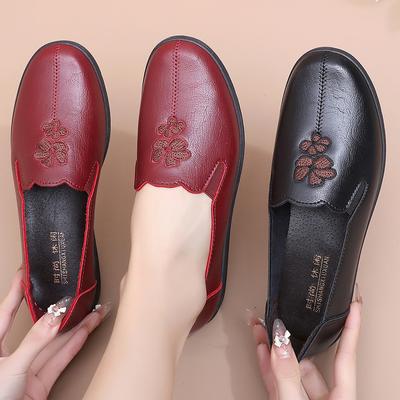 Pantofi simpli de modă pentru femei de vârstă mijlocie și vârstnice, mocasini de primăvară și toamnă brodați cu talpă moale, pantofi comozi plați anti-alunecare slip-on pentru mamă