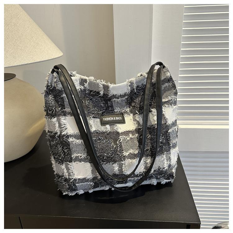 

Простая клетка популярный дизайн большой вместимости модная новая ранняя осень на плечо портативная сумка-тоут женская