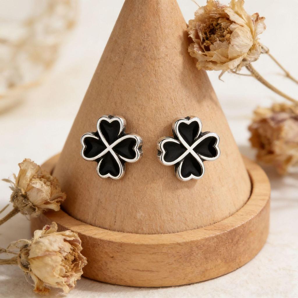 Color Art S925 Black Four-Leaf Clover Heart Earrings - Women's Fashion Silver Needle Jewelry