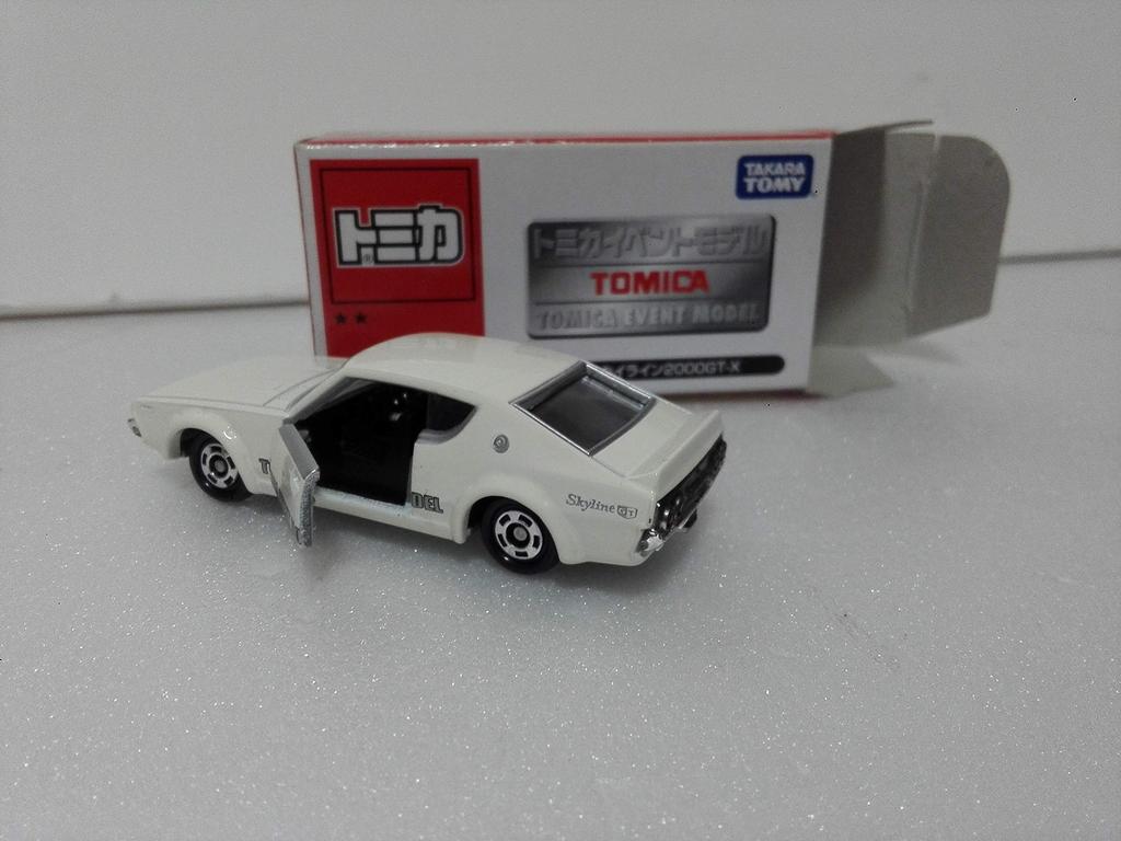 Out-of-print Tomica Tomica Event Model No. 12 Nissan Skyline 2000GT-X Crazy Miniature Car Circle with case, shipped from Amazon warehouse