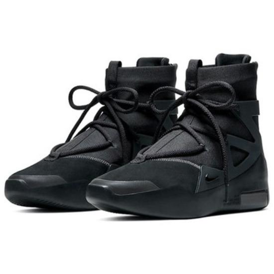 

Nike Air 1 Triple Black AR4237-005 EU 44 армія зелений колір