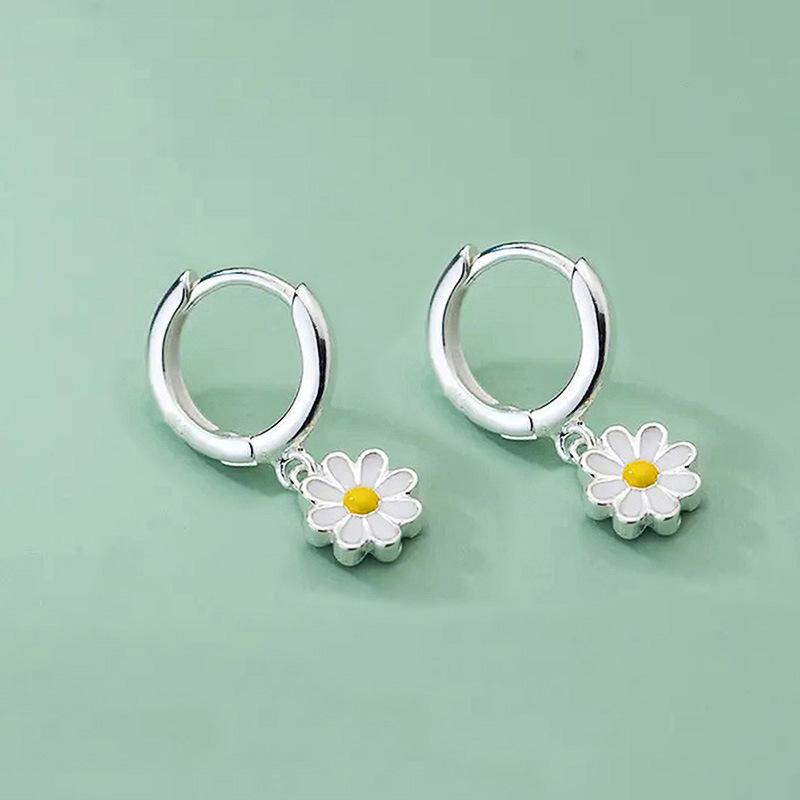 Small fresh jewelry women, Epoxy small daisy sunflower earrings, exquisite Mori daily models