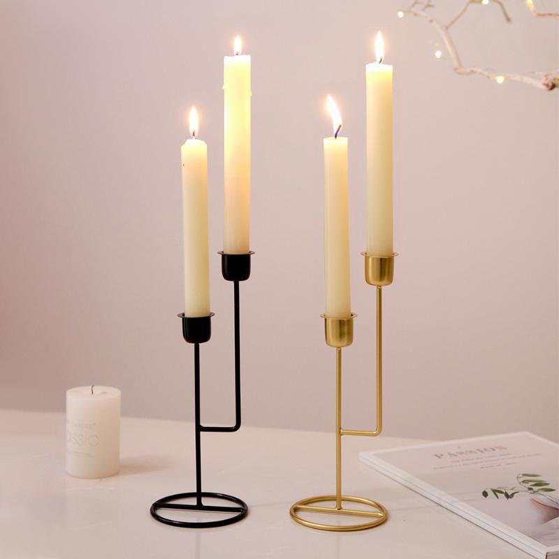 Jednoduchý železný svícen Řemesla Zlatá stabilní základna Stolní ozdoba na svíčku Držák na svíčku Romantické dekorace