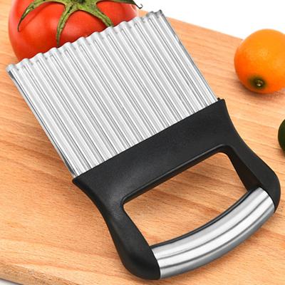 Affettatrice ondulata Lama affilata Taglia patatine fritte Compatta e durevole Taglierina per frutta e verdura per la casa