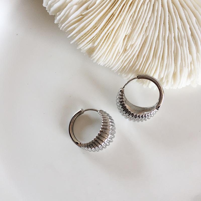 French Vintage Gold Color Textured Earrings for Women Stainless Steel Teardrop Chunky Hoop Earrings Statement Jewelry New Trend