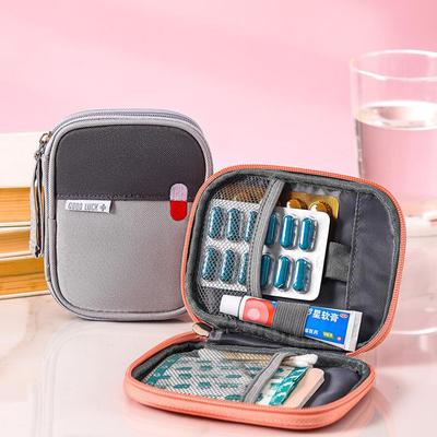 1 pièce Trousse Mini de Voyage Organisateur Boîte à Pilules Kit de Premiers Secours Médical Portable Sac de Rangement pour Médicaments d'Urgence Camping en Plein Air