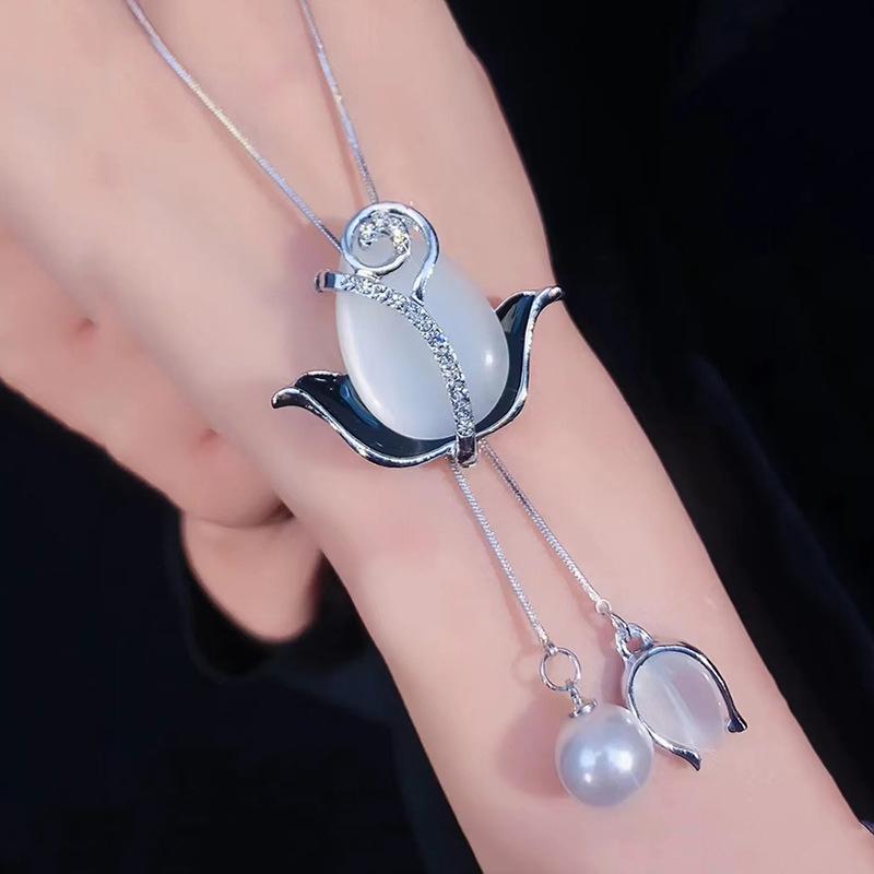 Korean temperament cat's eye tulip sweater chain foreign style autumn and winter Internet celebrity personality long necklace clothes 