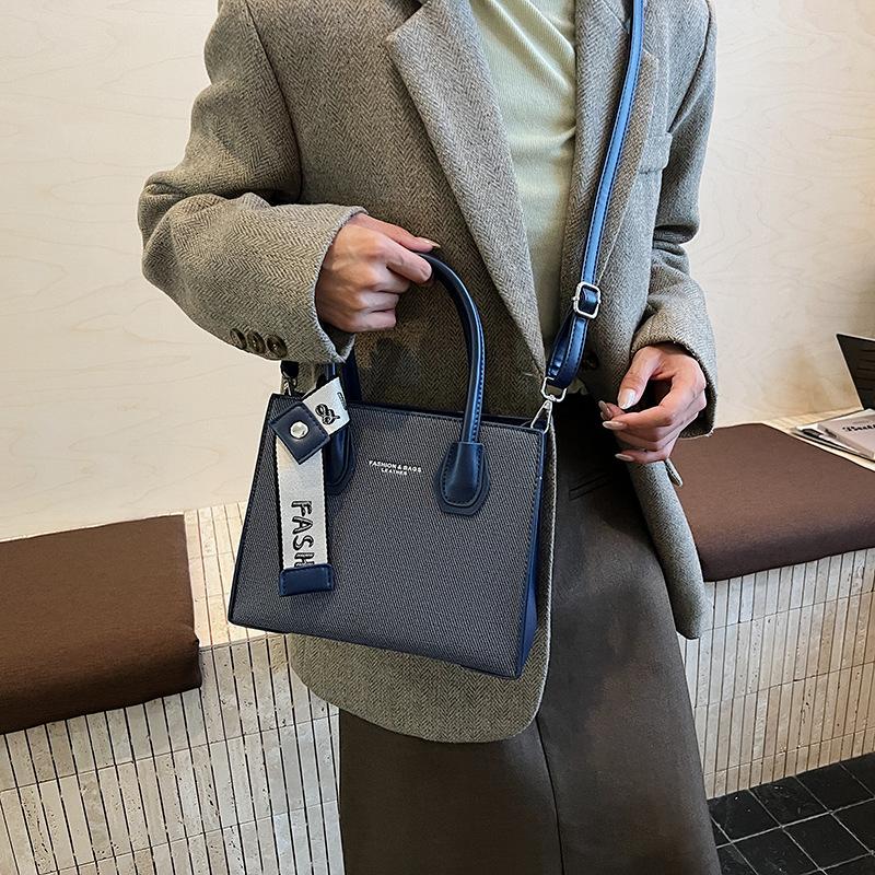 Premium Sense Simple Portable Small Bag Fashionable New Women's Commuter Versatile Shoulder Messenger Bag
