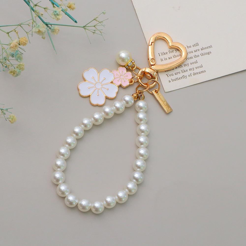 Trendy Letter Pendant Cherry Blossoms Keychain Luxury Fashion Car Key Ring Pearl Beaded Chain Bag Accessories