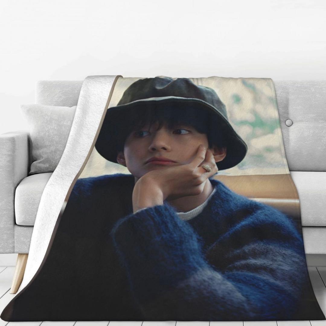 

[Б/У] Одеяло BTS VOGUE Тэхён V V