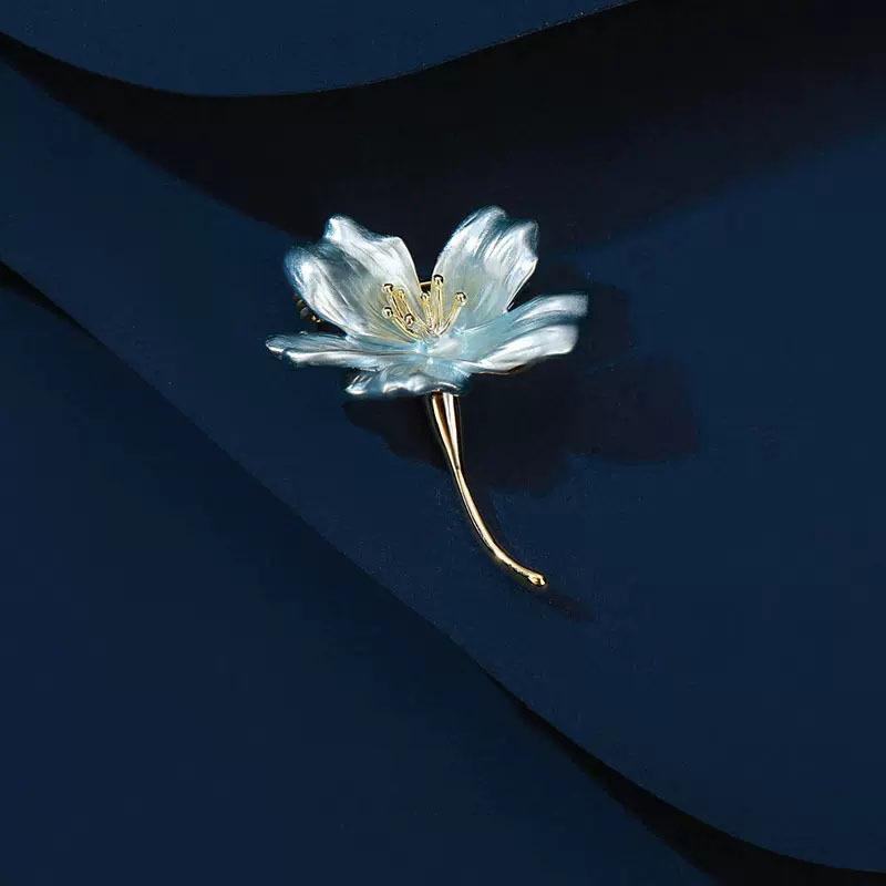 

Брошь «Цветущая сакура», Изысканный и нишевый дизайн для женщин высокого класса, Новая модная брошь-цветок светло-синий