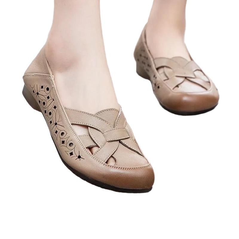 Soft-soled beef tendon sole hole shoes women's sandals hollow mother shoes summer woven sandals new breathable women's single shoes