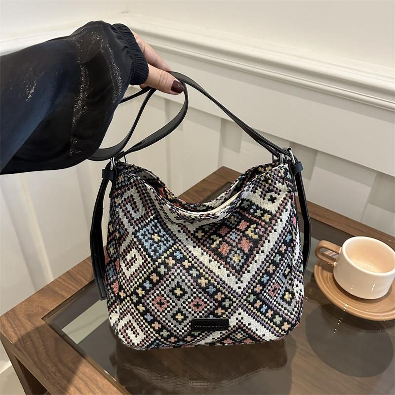 Chic Colorful Canvas Tote Bag Featuring Spacious Design Perfect For Autumn And Winter