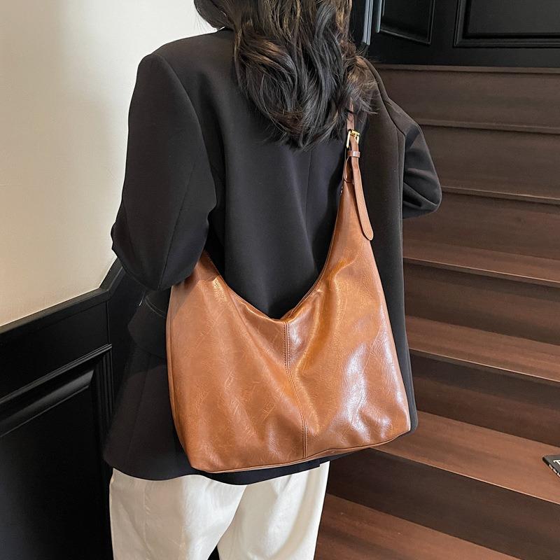 Retro bag women's large-capacity new summer versatile niche shoulder messenger bag commuter dumpling bag
