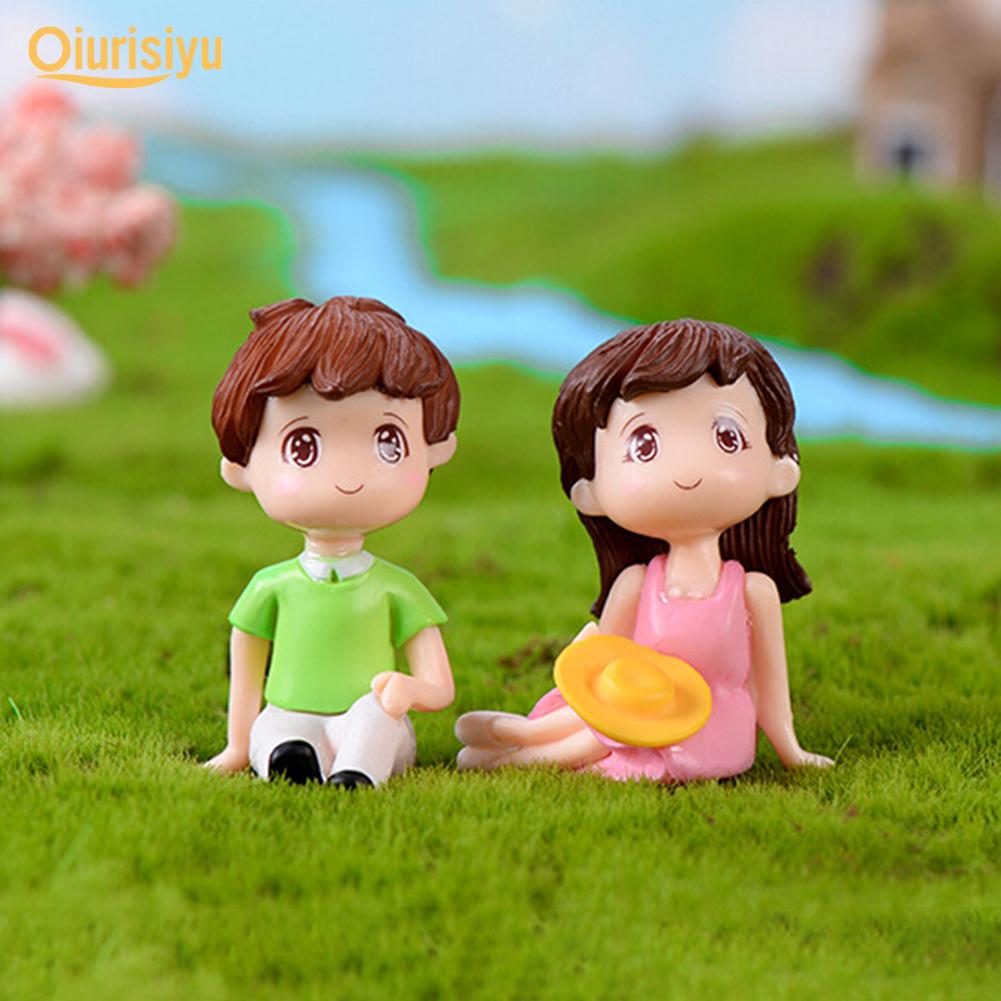 2Pcs Mini Girl Boy Sit Down Look Up Model Figurine