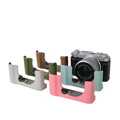 Funda Media de Cuero PU con Estampado de Palmeras para Cámara Fujifilm XM5 Fuji X-M5 Cubierta Inferior con Abertura para Batería Con Correa